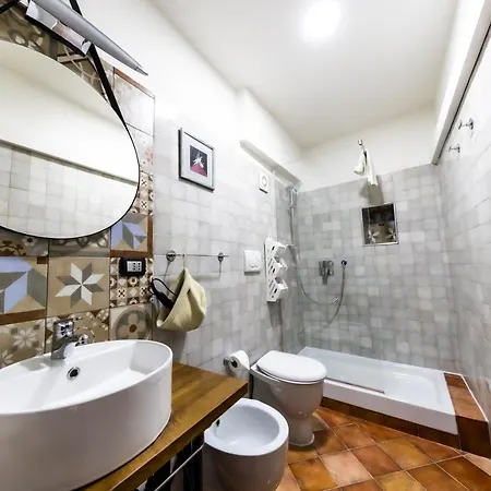 Sebeto Duomo نابولي